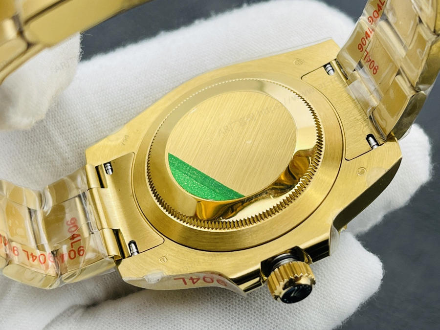VRS Factory Rolex GMT-Master II Yükseltilmiş Versiyon 126710 (Altın Yeşil Kadran) Saat İncelemesi — 6. fotoğraf