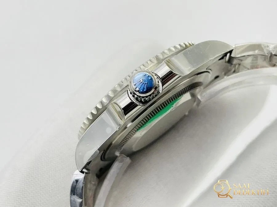 VRS Factory Rolex GMT-Master II yükseltilmiş versiyon 126710 saati göz kamaştıran tasarımıyla geldi - Arka Kapak ve Mekanizma Detayı