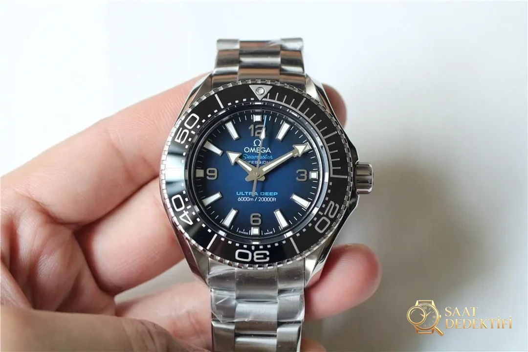Omega Planet Ocean VS Factory İncelemesi - Ön Görünüm ve Kasa Tasarımı