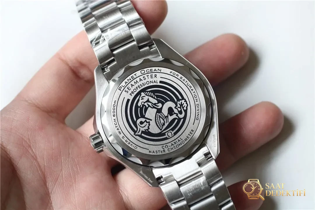 VS Fabrikası SBF Factory Omega Seamaster Planet Ocean ile Rolex Deepsea karşılaştırması - Genel Açı ve Estetik Duruş