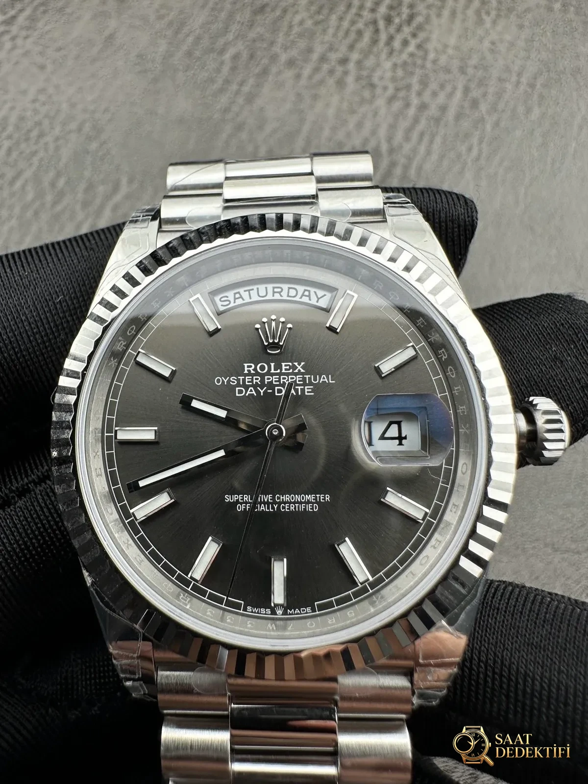 VS Factory 2025 amiral gemisi çalışması | Rolex Day-Date replika zirve sürümü, sınıfının üstünde sert bir güç - Kadran Tipografisi ve Yazı Kabartmaları