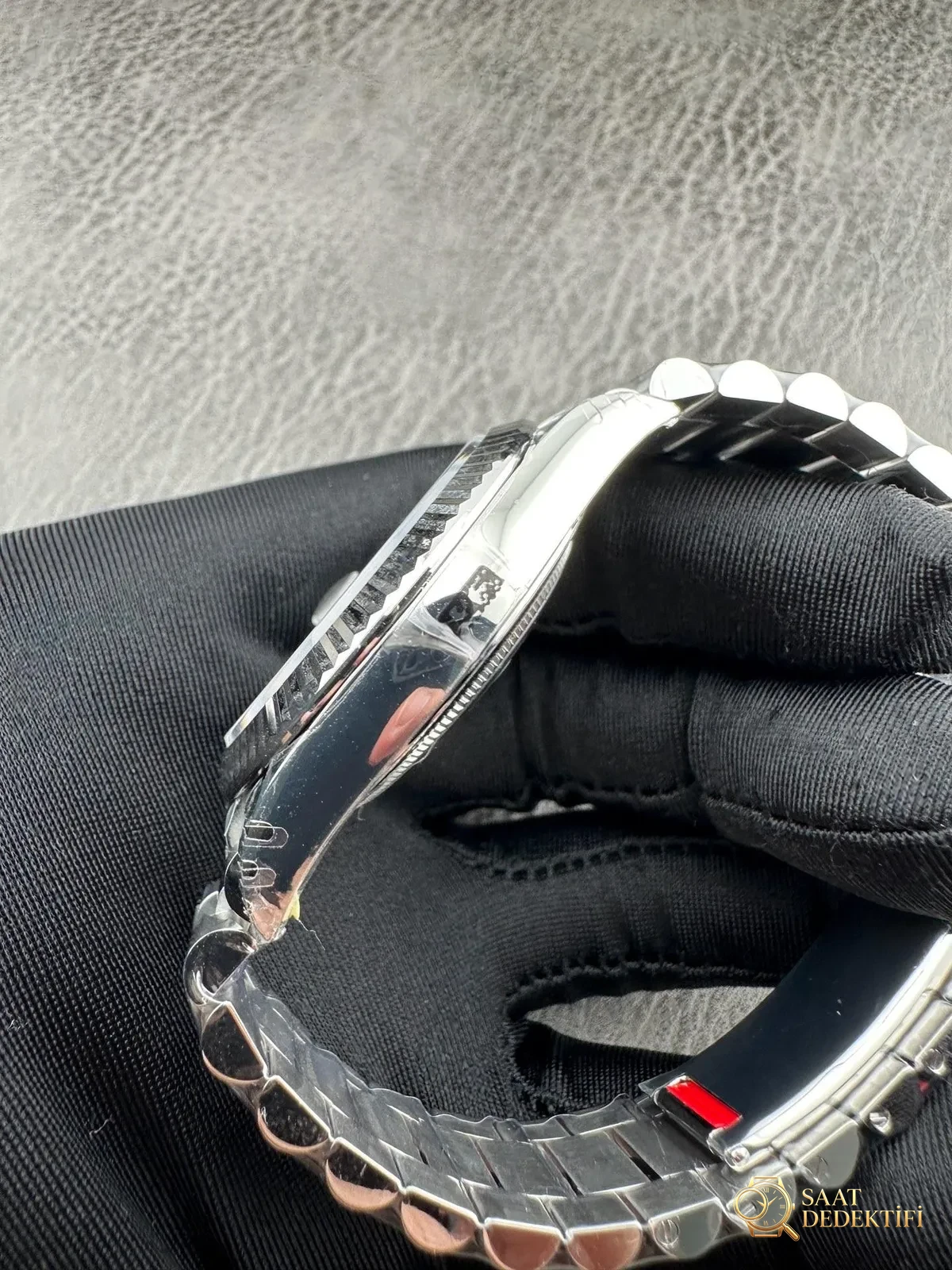 VS Factory 2025 amiral gemisi çalışması | Rolex Day-Date replika zirve sürümü, sınıfının üstünde sert bir güç - Arka Safir Cam Altında Kalibre Detayı