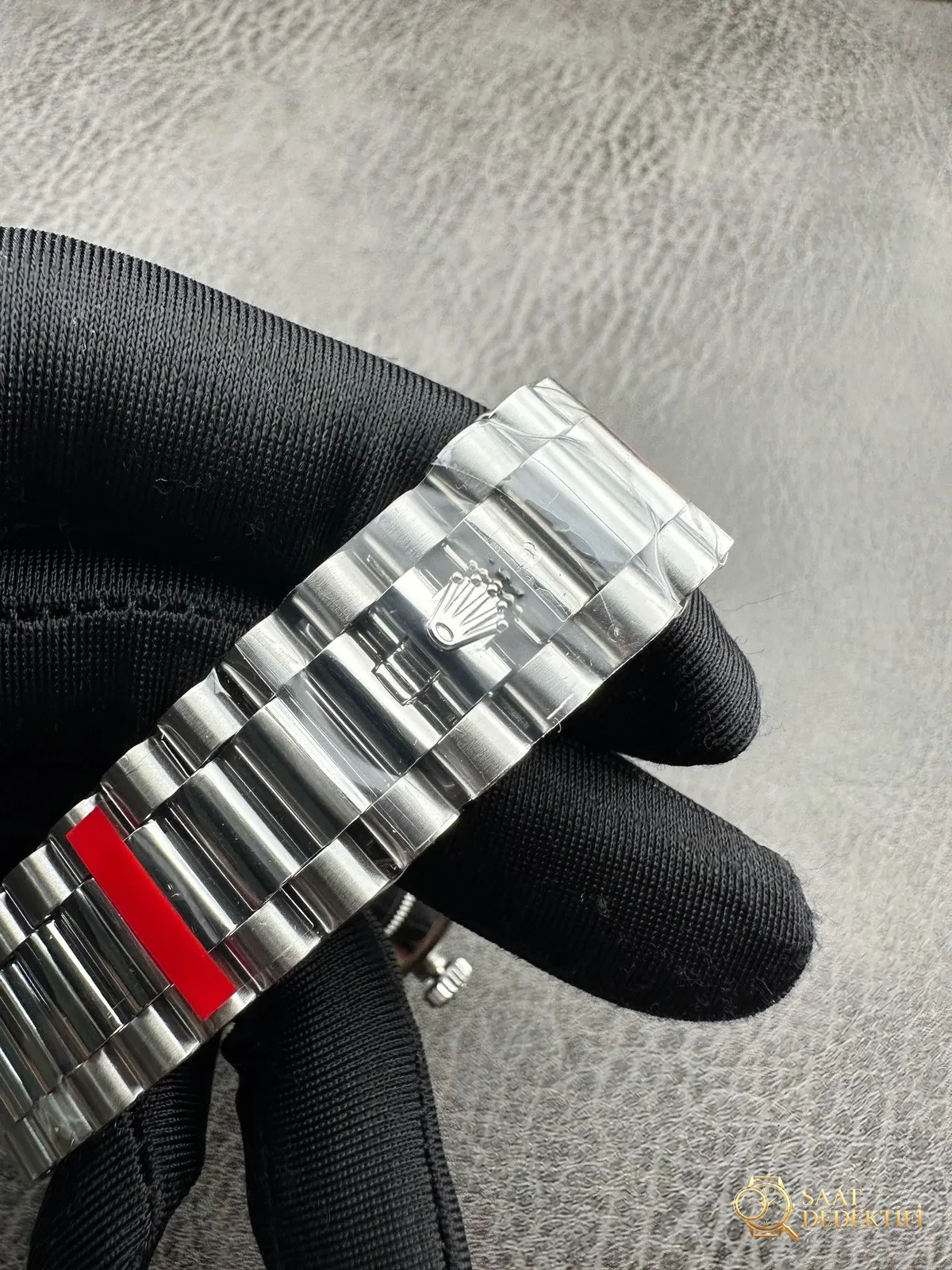 VS Factory 2025 amiral gemisi çalışması | Rolex Day-Date replika zirve sürümü, sınıfının üstünde sert bir güç - Genel Açı ve Koleksiyon Duruşu
