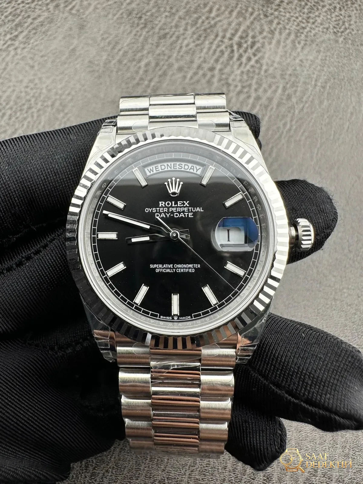 VS Factory 2025 öne çıkan öneri: Ağırlık dengeli Rolex Day-Date, replika zirvesi bir üst seviyede! - Kasa Profili ve Kurma Kolu İncelemesi