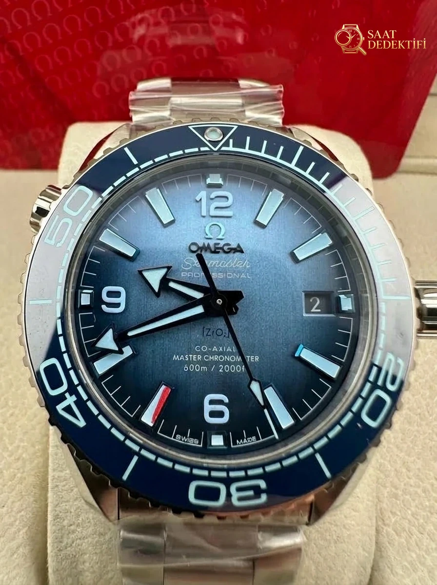 VS Factory 2025 önerimiz: Omega Seamaster 75. yıl yaz buz mavisi modeli - Kasa Profili ve Kurma Kolu İncelemesi