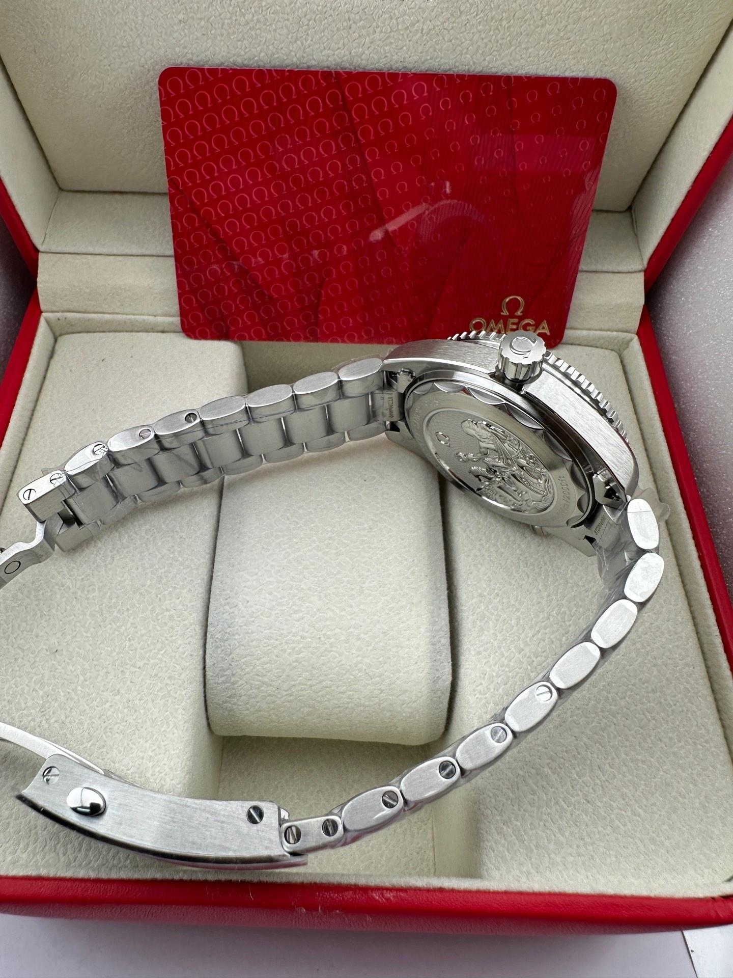 VS Factory 2025 önerimiz: Omega Seamaster 75. yıl yaz buz mavisi modeli — 6. fotoğraf