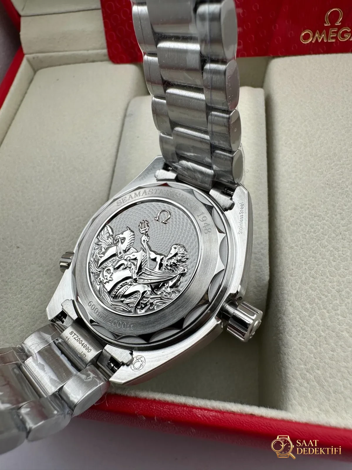 VS Factory 2025 önerimiz: Omega Seamaster 75. yıl yaz buz mavisi modeli - Bilekte Duruş ve Kasa Orantısı