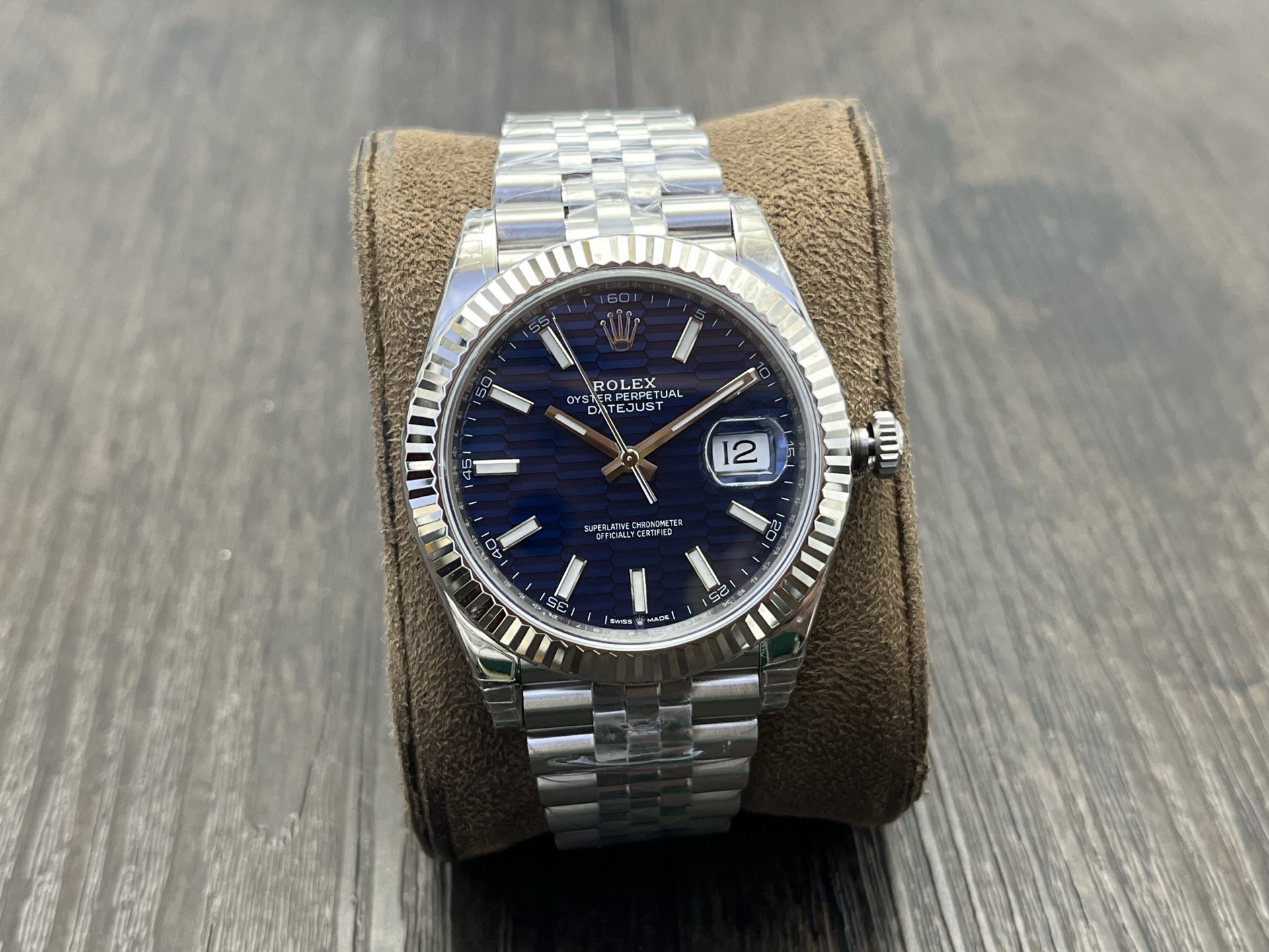 VS Factory 2025 önerisi: VS'in titizlikle geliştirdiği profesyonel kol saati. Piyasadaki en üst versiyon, Rolex Datejust 41 mm serisi! Klasiğe saygı duruşu niteliğinde üst düzey bir model. — 37. fotoğraf