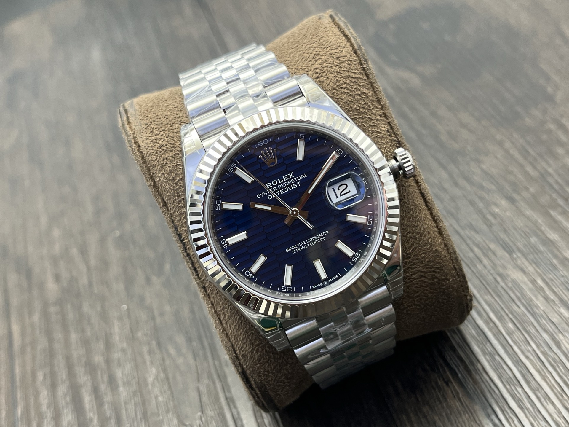 VS Factory 2025 önerisi: VS'in titizlikle geliştirdiği profesyonel kol saati. Piyasadaki en üst versiyon, Rolex Datejust 41 mm serisi! Klasiğe saygı duruşu niteliğinde üst düzey bir model. — 38. fotoğraf