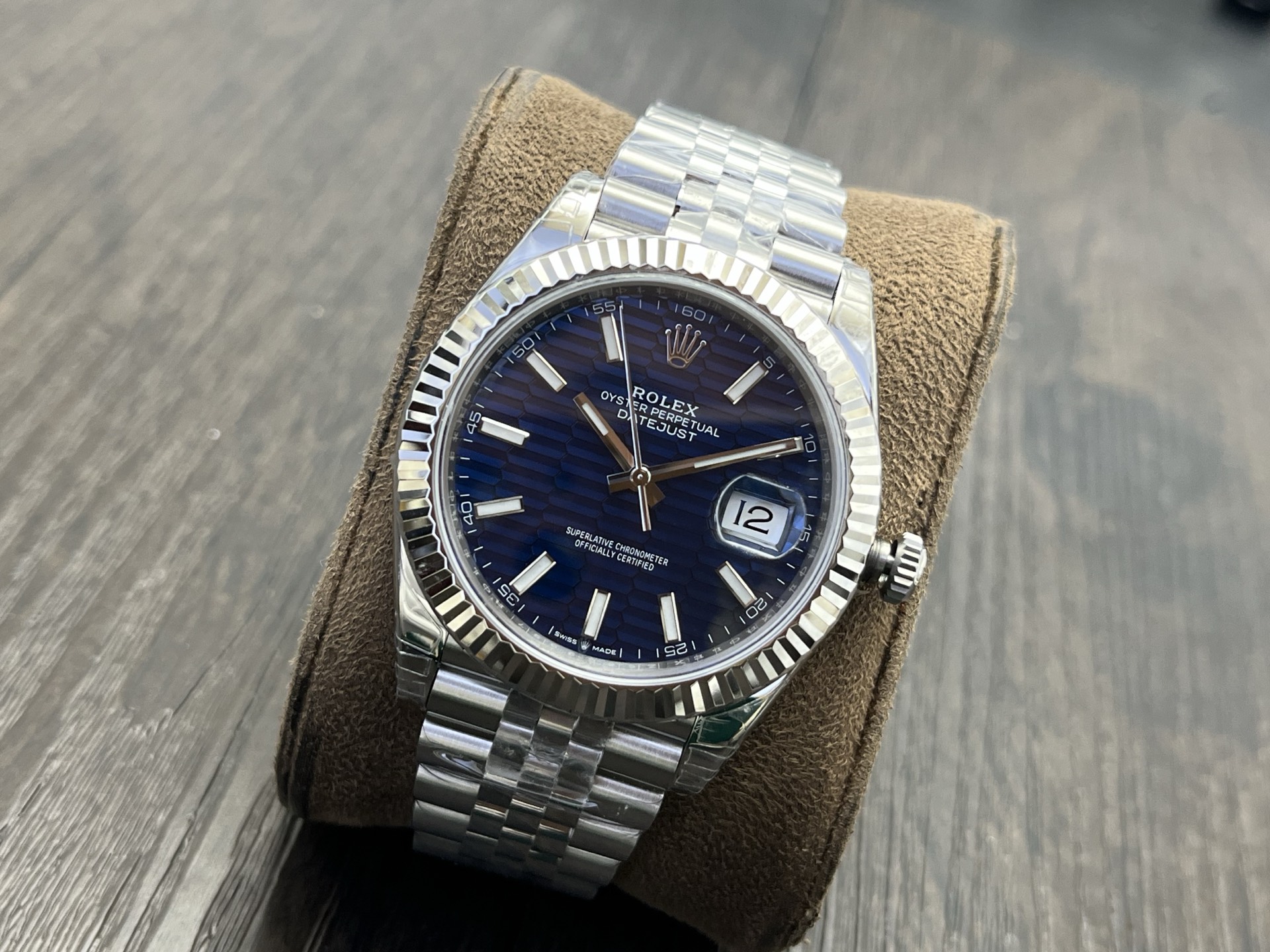 VS Factory 2025 önerisi: VS'in titizlikle geliştirdiği profesyonel kol saati. Piyasadaki en üst versiyon, Rolex Datejust 41 mm serisi! Klasiğe saygı duruşu niteliğinde üst düzey bir model. — 39. fotoğraf