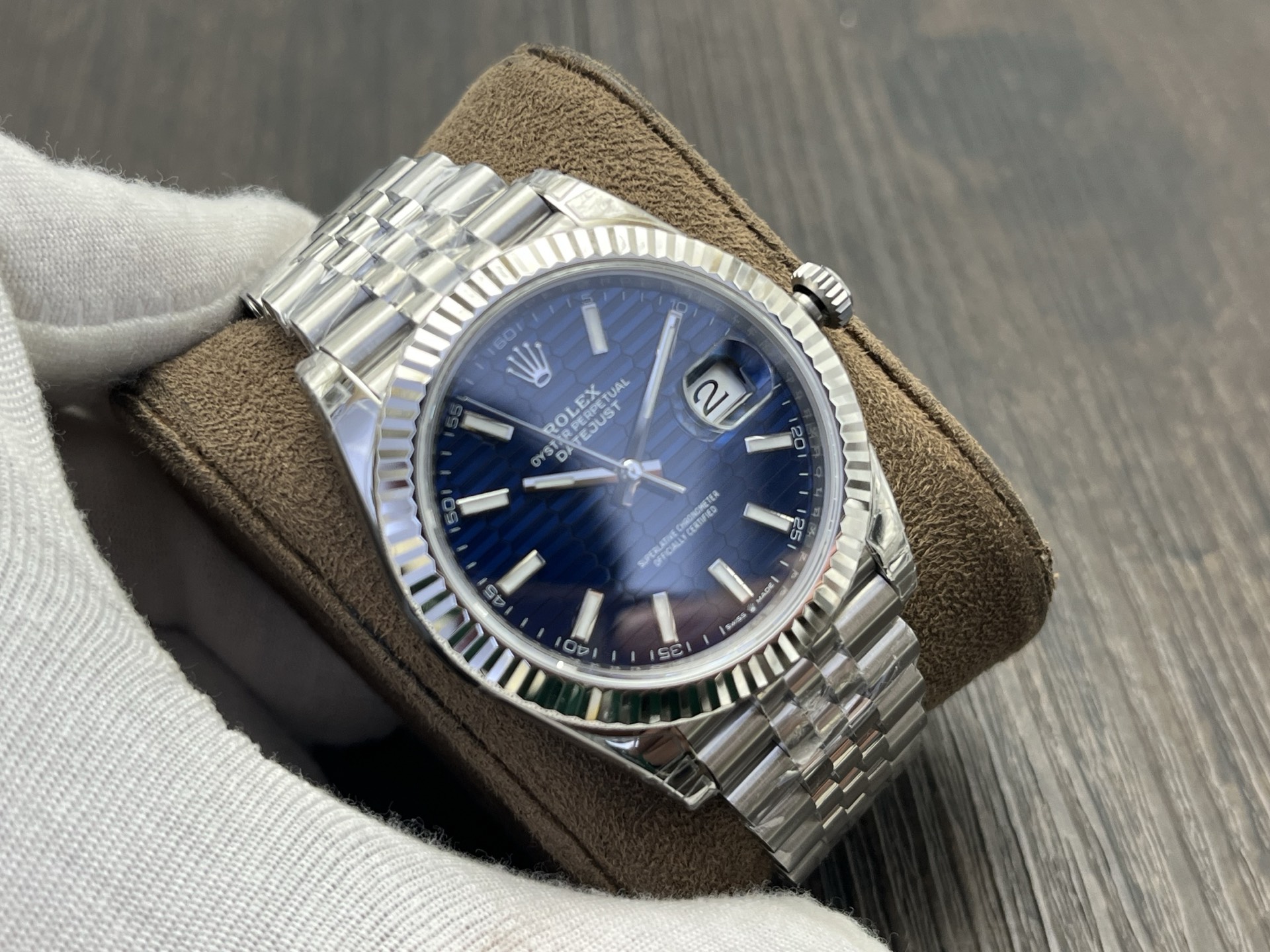 VS Factory 2025 önerisi: VS'in titizlikle geliştirdiği profesyonel kol saati. Piyasadaki en üst versiyon, Rolex Datejust 41 mm serisi! Klasiğe saygı duruşu niteliğinde üst düzey bir model. — 46. fotoğraf