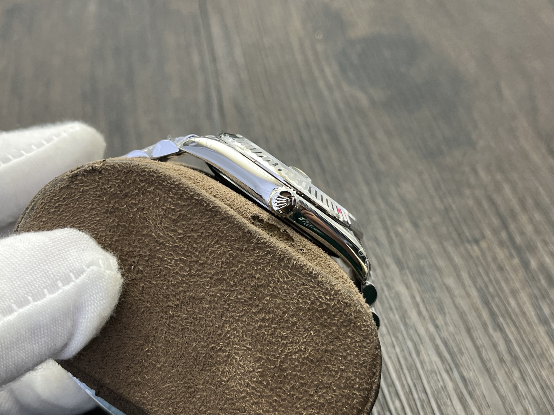 VS Factory 2025 önerisi: VS'in titizlikle geliştirdiği profesyonel kol saati. Piyasadaki en üst versiyon, Rolex Datejust 41 mm serisi! Klasiğe saygı duruşu niteliğinde üst düzey bir model. — 50. fotoğraf
