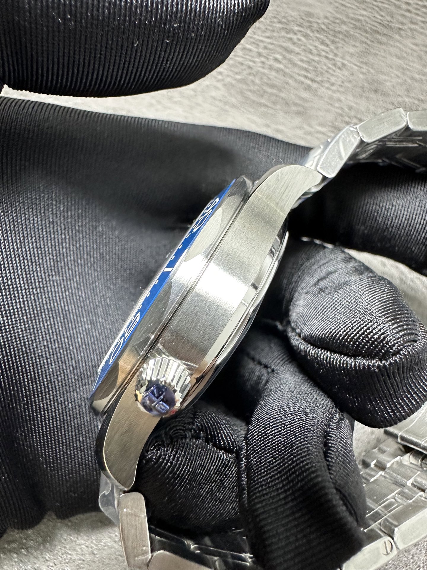VS Factory 2025 özenle hazırlanmış eser: Omega Seamaster "Commander" limited edition; orijinalinden 1:1 kalıp alınarak üretilen replika, Seamaster 300M serisinin zirve eseri olarak sunuluyor! — 7. fotoğraf