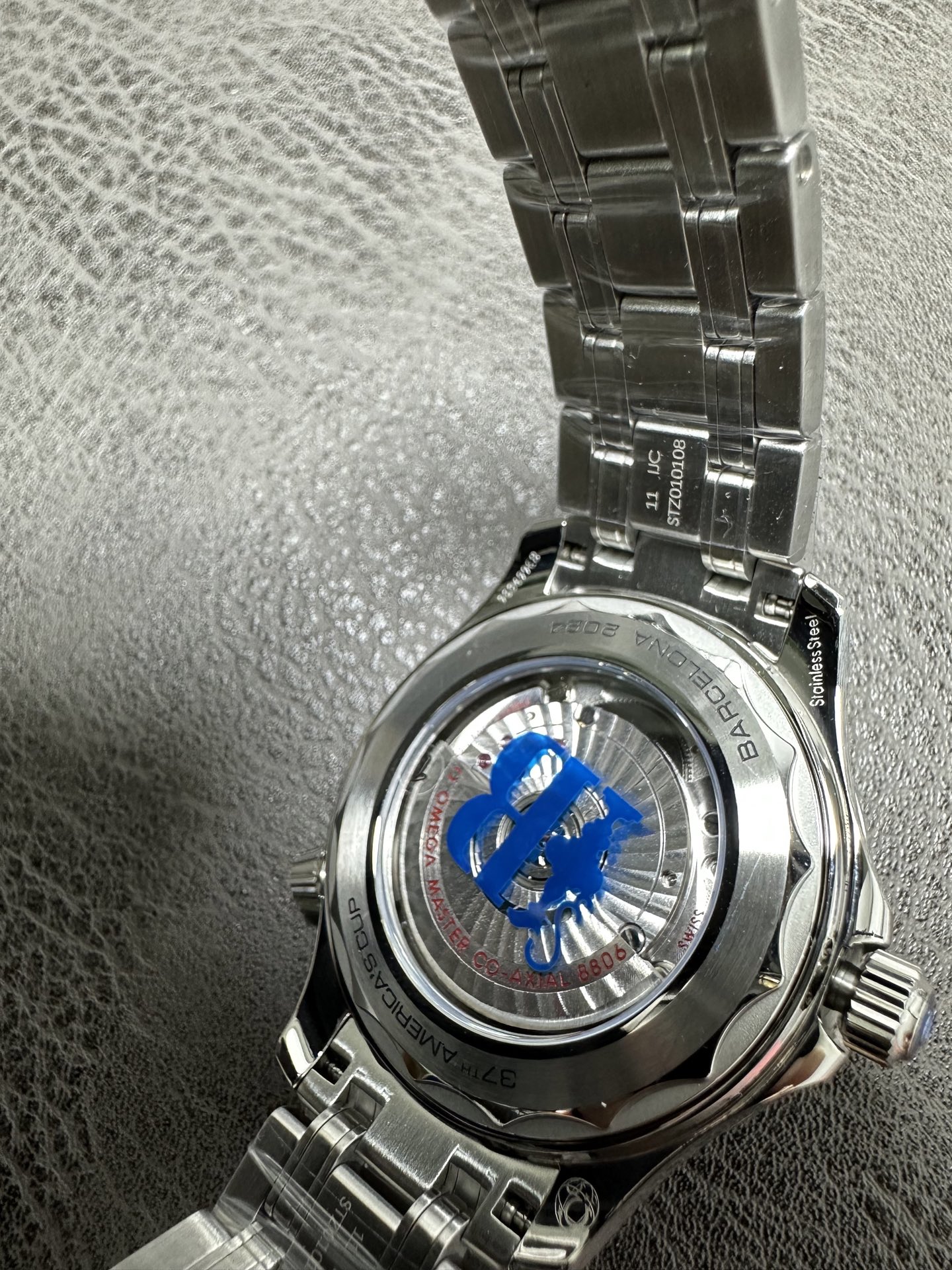 VS Factory 2025 özenle hazırlanmış eser: Omega Seamaster "Commander" limited edition; orijinalinden 1:1 kalıp alınarak üretilen replika, Seamaster 300M serisinin zirve eseri olarak sunuluyor! — 9. fotoğraf
