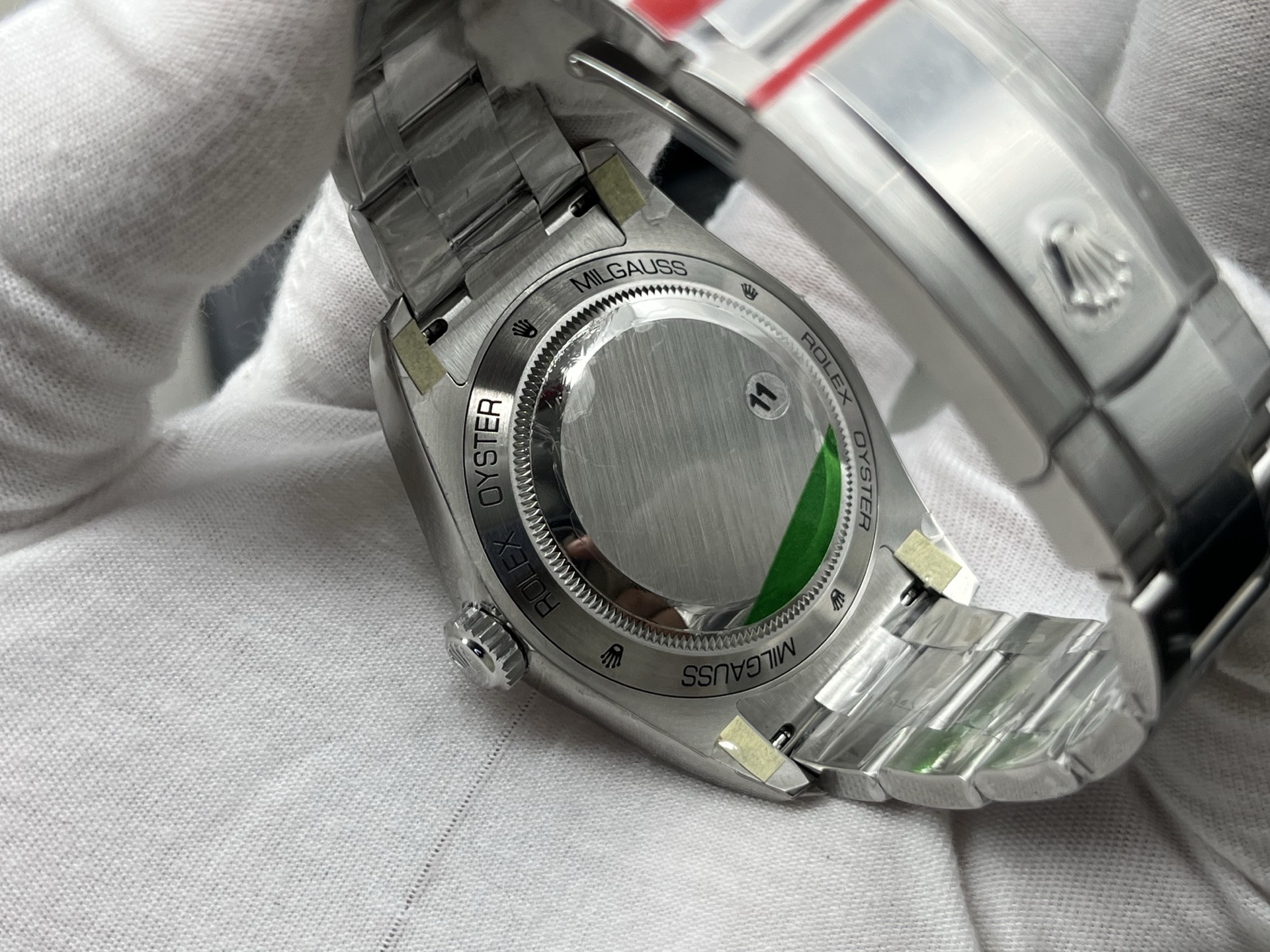VS Factory 2025'in zirve modeli: Rolex Milgauss 116400 şimşek saniye ibresiyle geliyor — piyasanın en üst donanımlı versiyonu, mavi ve yeşil kadran olmak üzere iki seçenek. Bu efsaneyi birlikte keşfedelim! — 6. fotoğraf