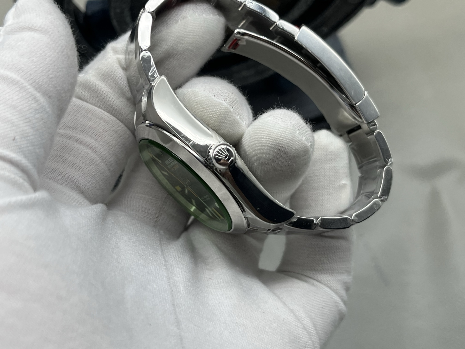 VS Factory 2025'in zirve modeli: Rolex Milgauss 116400 şimşek saniye ibresiyle geliyor — piyasanın en üst donanımlı versiyonu, mavi ve yeşil kadran olmak üzere iki seçenek. Bu efsaneyi birlikte keşfedelim! — 7. fotoğraf