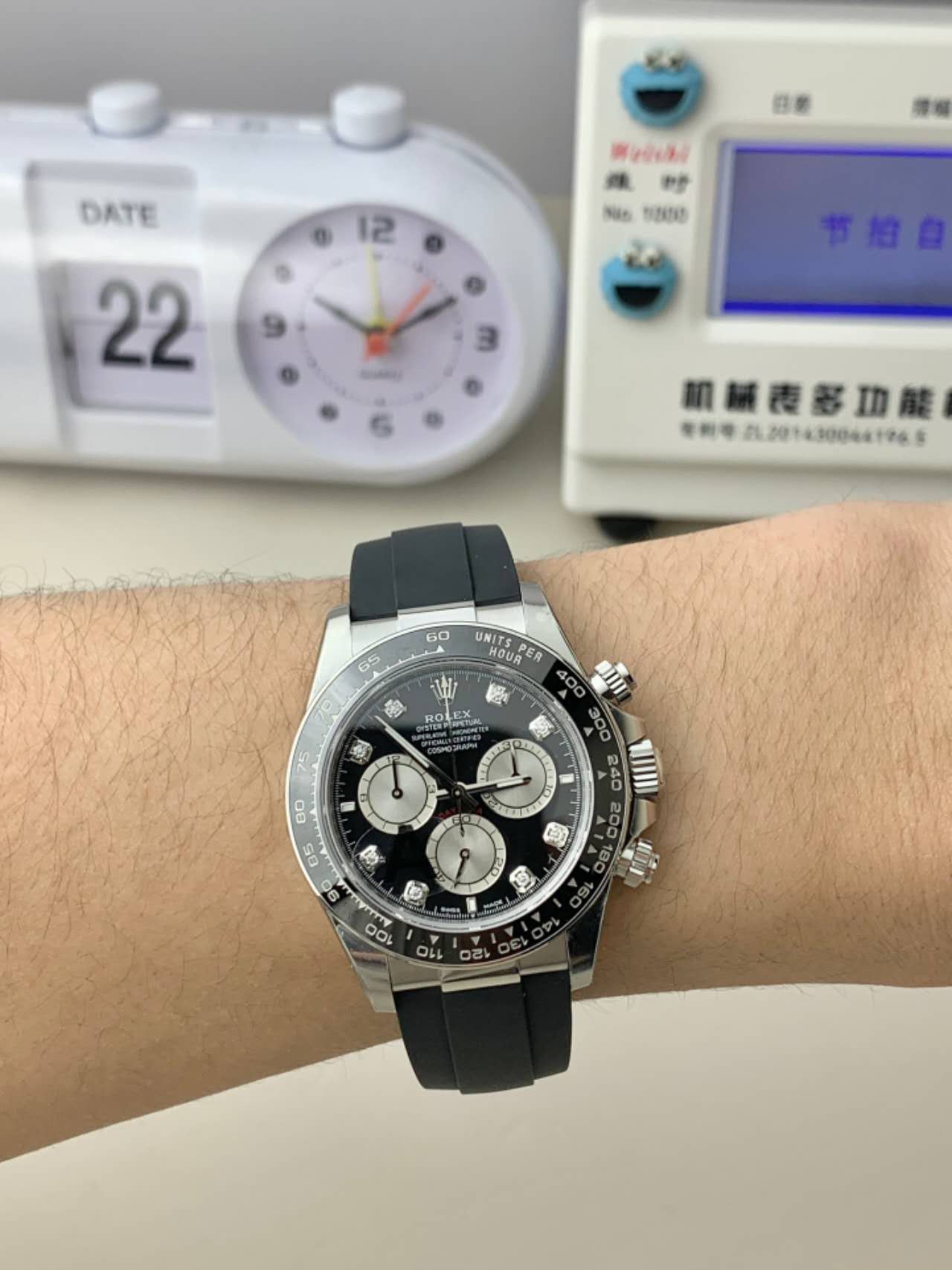 Replika Rolex Daytona 126519 Pırlanta Kol Üstü Çekim