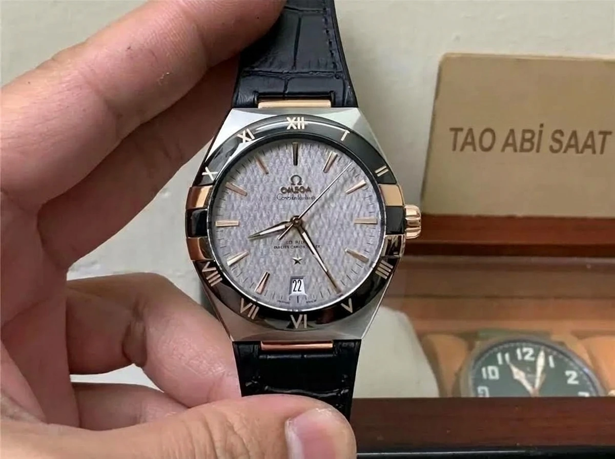 Omega Constellation VS Factory İncelemesi - Ön Görünüm ve Kasa Tasarımı