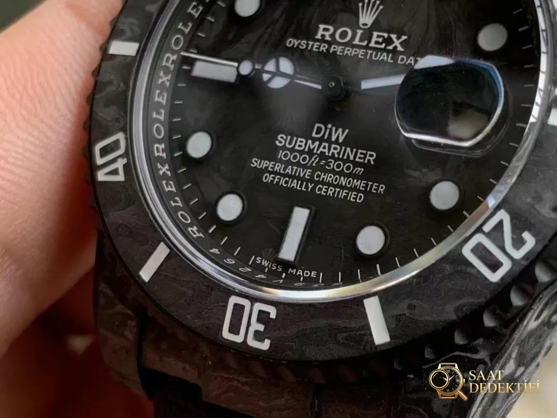 Rolex Submariner DiW Karbon Kurma Kolu Logo