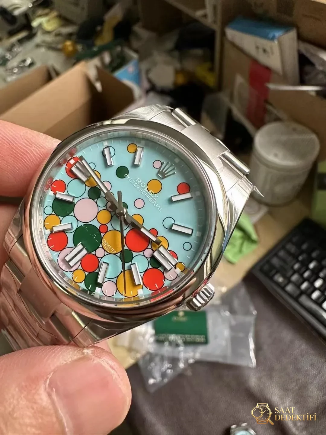 VS Factory Fabrikasından Yeni Gelen Replika Rolex Oyster Perpetual Turkuaz - Genel Açı ve Estetik Duruş