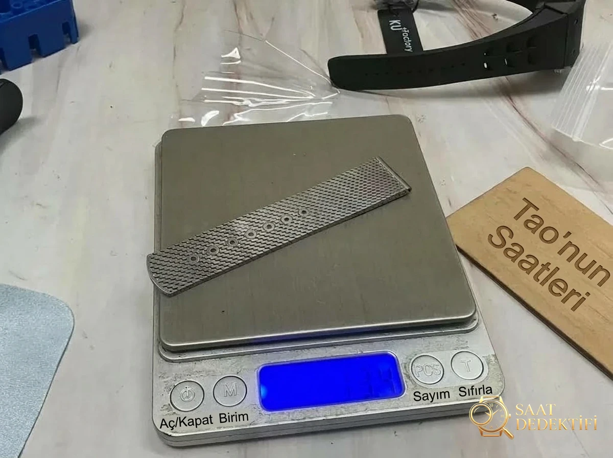 VS Factory Omega 007 No Time to Die yükseltilmiş, orijinaline birebir saf titanyum ultra hafif hasır kayış - Kasa Çeliği ve Polisaj Kalitesi