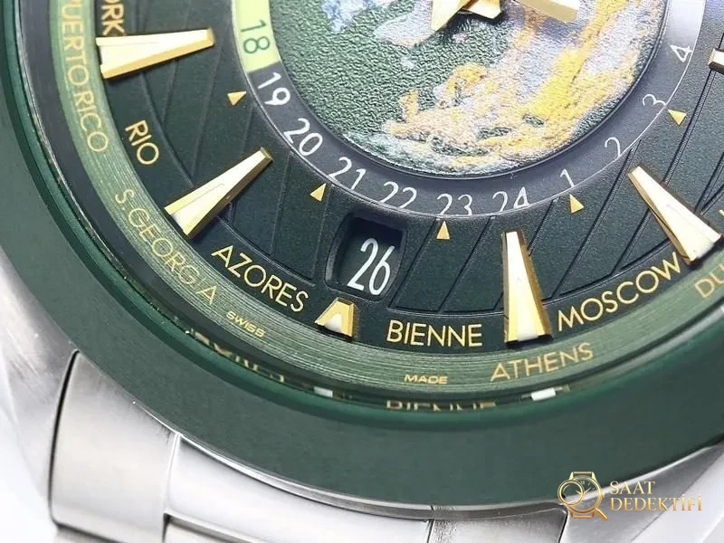 VS Factory Omega 150M World Time yeşil bezel yeşil kadran altın akrep-yelkovan replika saat - VS saat - Arka Kapak ve Mekanizma Detayı