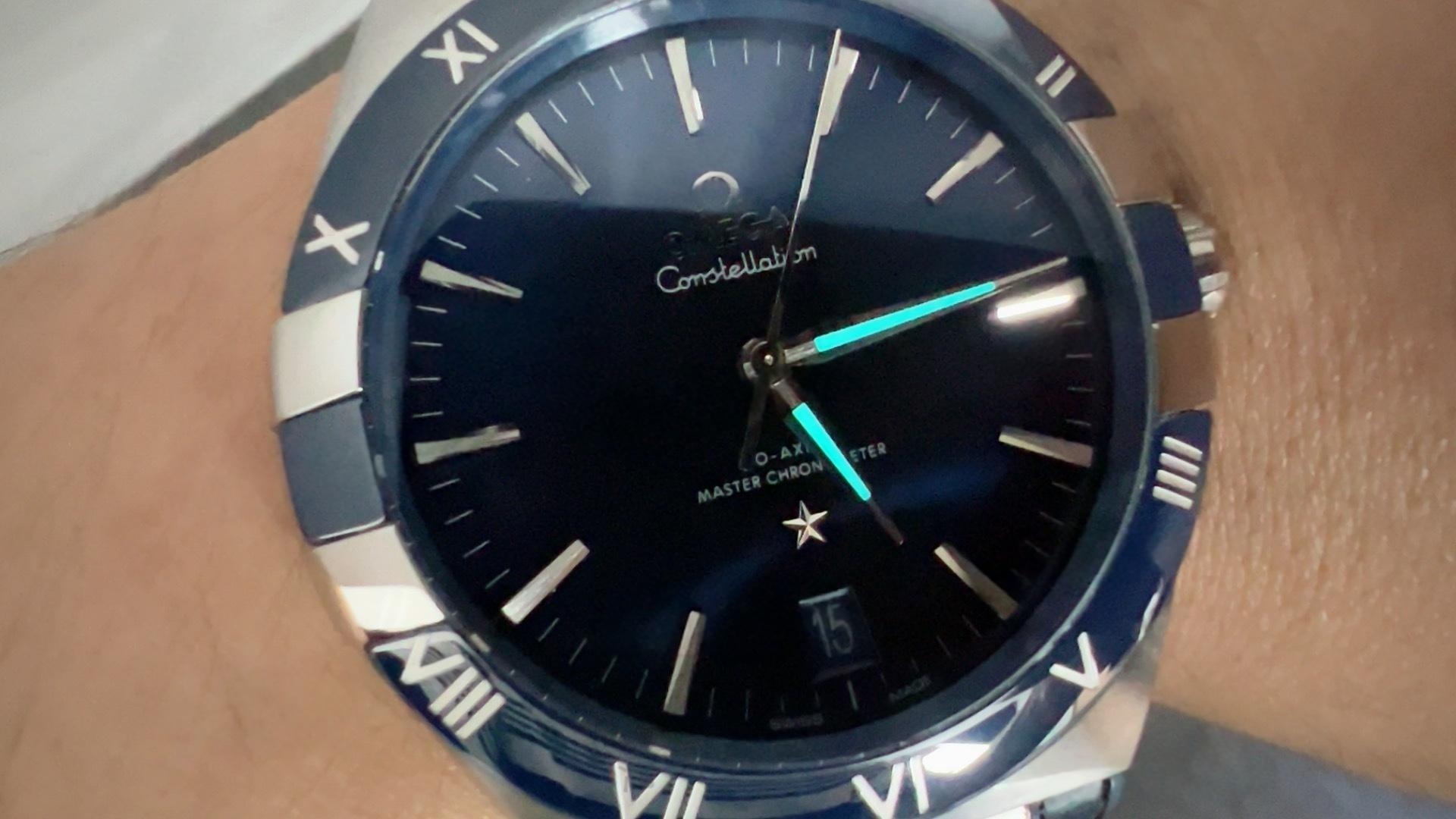 VS Factory Omega beşinci nesil Constellation, 8900 entegre mekanizmayla ilk bakışta replika belli eder mi? — 5. fotoğraf