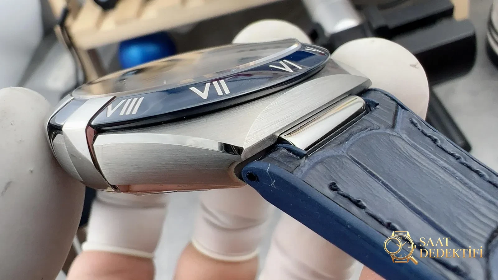 VS Factory Omega beşinci nesil Constellation, 8900 entegre mekanizmayla ilk bakışta replika belli eder mi? - Makro Kadran ve İndeks İşçiliği
