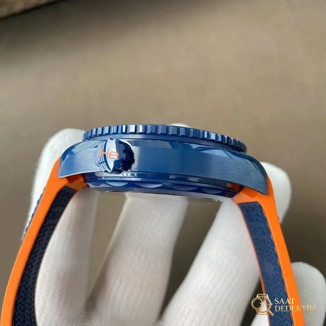 VS Factory Omega Bleu Profond Seamaster Planet Ocean 600M Mavi Seramik İnceleme - Fosfor ve Super-LumiNova Gece Görünümü