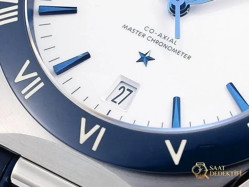 VS Factory Omega Constellation 5. Nesil Mavi Bezel Beyaz Kadran Replika Kol Saati - VS Saat - Arka Kapak ve Mekanizma Detayı