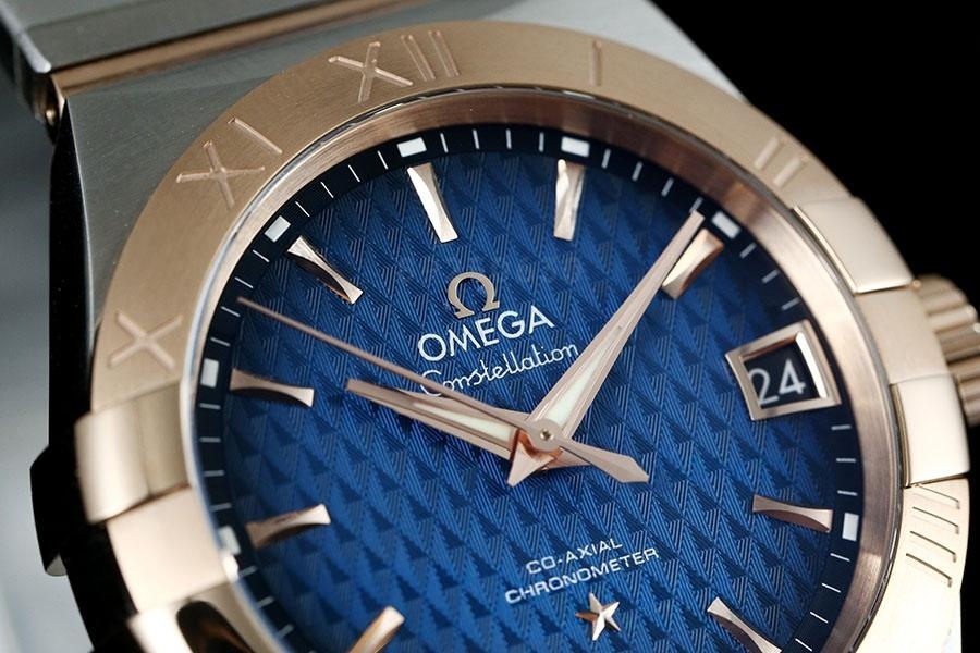 VS Factory Omega Constellation çift renk rose gold smoky blue kabartma eşkenar dörtgen desenli replika saat - 123.20.38.21.03.001 — 5. fotoğraf