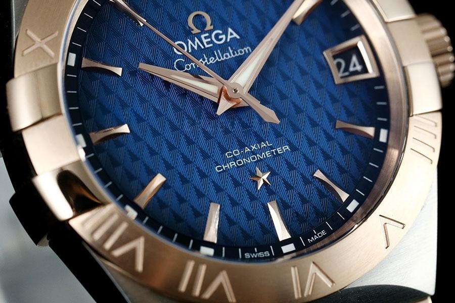 VS Factory Omega Constellation çift renk rose gold smoky blue kabartma eşkenar dörtgen desenli replika saat - 123.20.38.21.03.001 — 6. fotoğraf