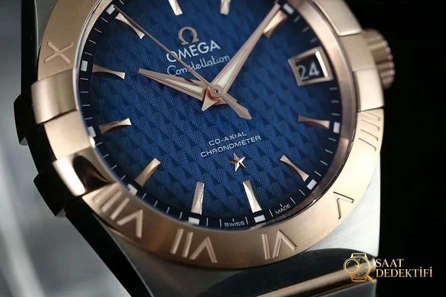 VS Factory Omega Constellation çift renk rose gold smoky blue kabartma eşkenar dörtgen desenli replika saat - 123.20.38.21.03.001 - Klips Kilidi ve Lazer Damgalar
