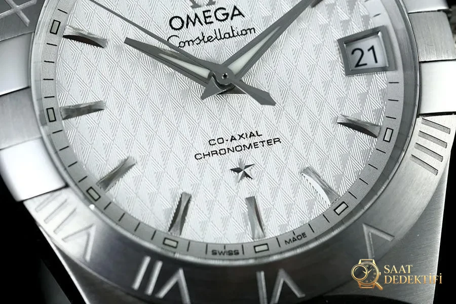 VS Factory Omega Constellation serisi baklava desenli beyaz kadran replika kol saati - 123.10.38.21.02.003 - Makro Kadran ve İndeks İşçiliği