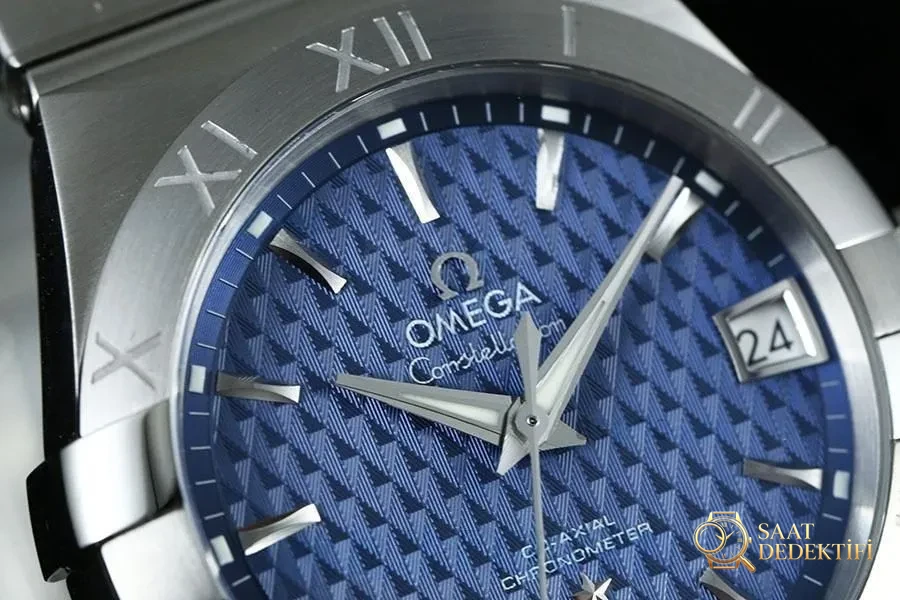 VS Factory Omega Constellation serisi eşkenar dörtgen desenli mavi kadranlı replika kol saati-123.10.38.21.03.001 - Bilezik, Toka ve Klips Mekanizması