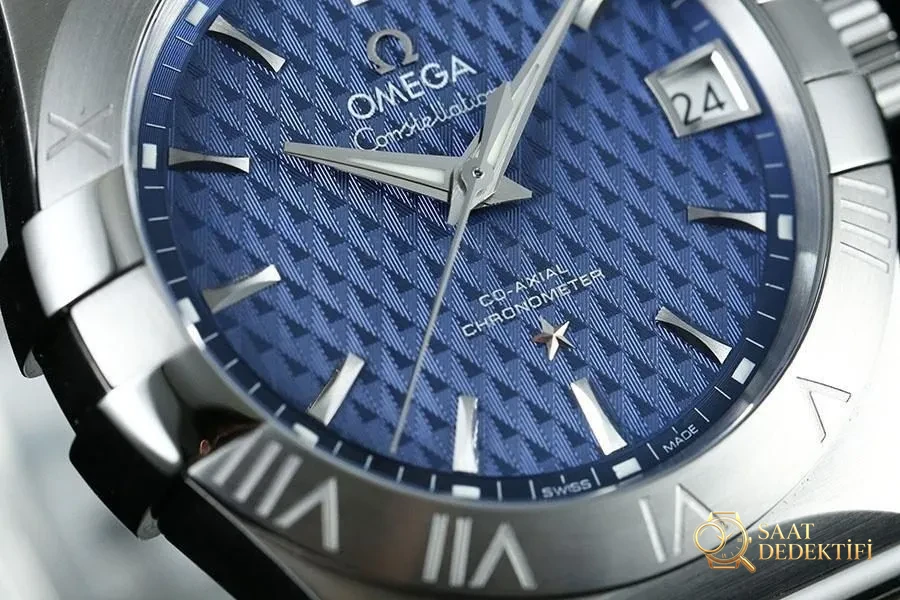 VS Factory Omega Constellation serisi eşkenar dörtgen desenli mavi kadranlı replika kol saati-123.10.38.21.03.001 - Makro Kadran ve İndeks İşçiliği