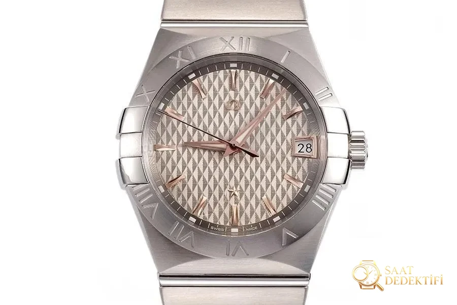 VS Factory Omega Constellation Serisi Gri Baklava Desenli Kadranlı Replika Kol Saati - 123.10.38.21.06.002 - Kasa Profili ve Kurma Kolu İncelemesi