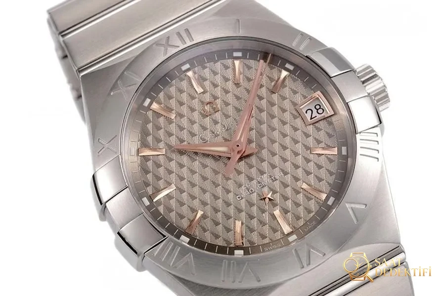 VS Factory Omega Constellation Serisi Gri Baklava Desenli Kadranlı Replika Kol Saati - 123.10.38.21.06.002 - Bilezik, Toka ve Klips Mekanizması