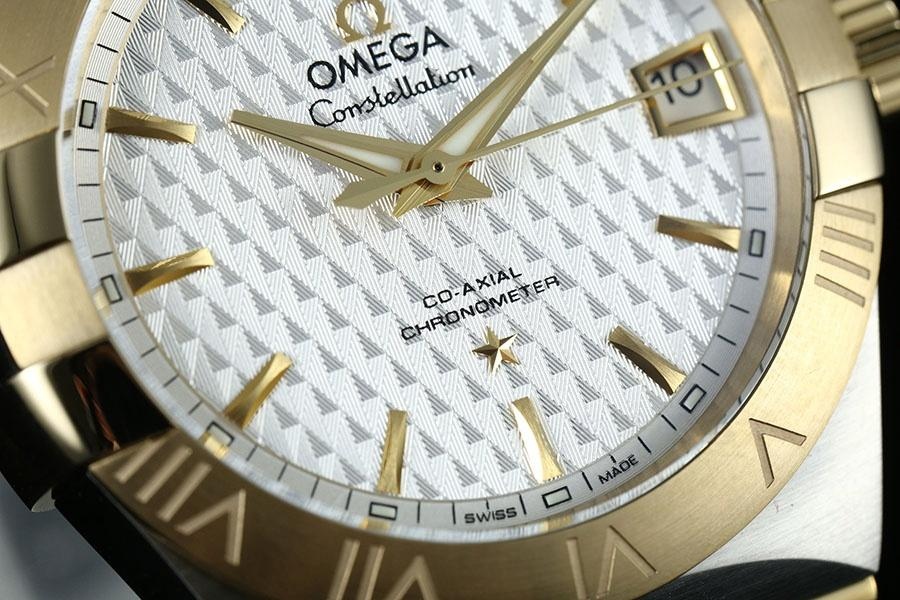 VS Factory Omega Constellation Serisi İki Renkli Altın Baklava Desenli Beyaz Kadranlı Replika Kol Saati - 123.20.38.21.02.009 — 6. fotoğraf