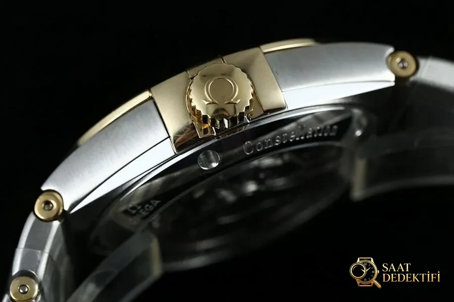 VS Factory Omega Constellation Serisi İki Renkli Altın Baklava Desenli Beyaz Kadranlı Replika Kol Saati - 123.20.38.21.02.009 - Klips Kilidi ve Lazer Damgalar