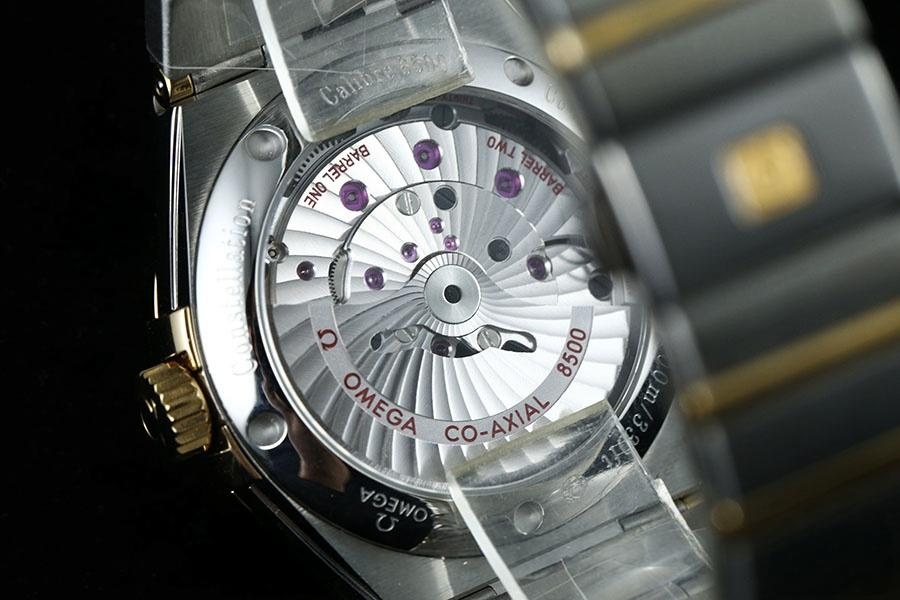 VS Factory Omega Constellation Serisi İki Renkli Altın Baklava Desenli Beyaz Kadranlı Replika Kol Saati - 123.20.38.21.02.009 — 10. fotoğraf