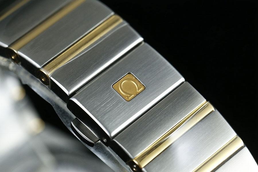 VS Factory Omega Constellation Serisi İki Renkli Altın Baklava Desenli Beyaz Kadranlı Replika Kol Saati - 123.20.38.21.02.009 — 11. fotoğraf