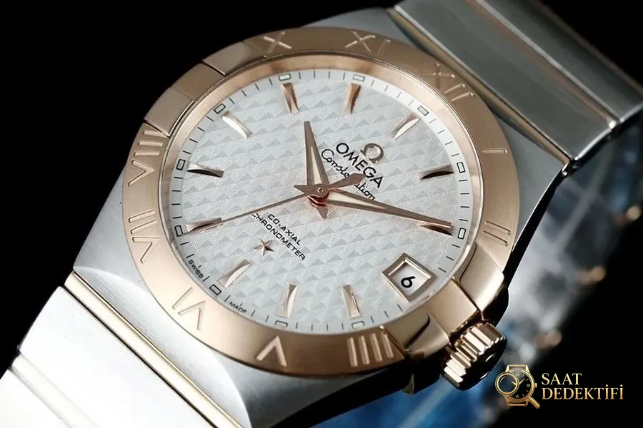 VS Factory Omega Constellation Serisi İki Renkli Rose Gold Baklava Desenli Beyaz Kadran Replika Saat-123.20.38.21.02.008 - Kadran Detayı ve Bezel İşçiliği