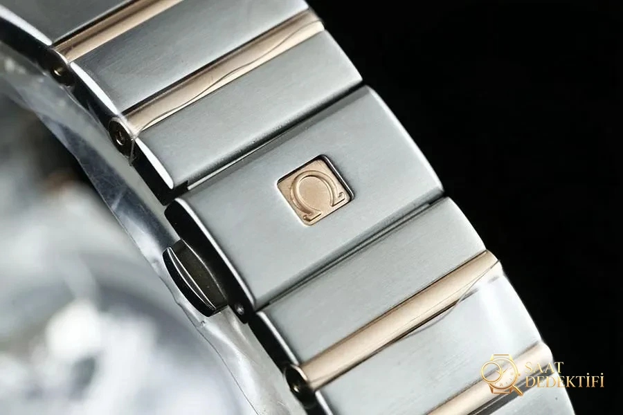 VS Factory Omega Constellation Serisi İki Renkli Rose Gold Baklava Desenli Beyaz Kadran Replika Saat-123.20.38.21.02.008 - Yan Profil ve Kordon Bağlantısı