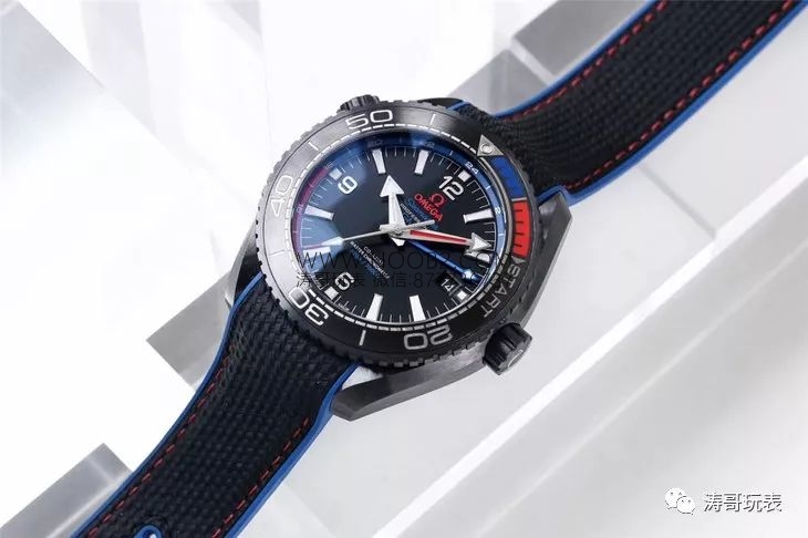 VS Factory Omega Deep Black serisinin kaç modeli var? Yeni Zelanda Takımı kırmızı-mavi versiyonu, tam seramik 8906 mekanizmasıyla nasıl? — 4. fotoğraf
