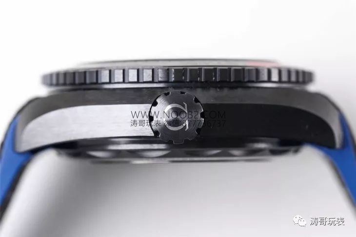 VS Factory Omega Deep Black serisinin kaç modeli var? Yeni Zelanda Takımı kırmızı-mavi versiyonu, tam seramik 8906 mekanizmasıyla nasıl? — 8. fotoğraf