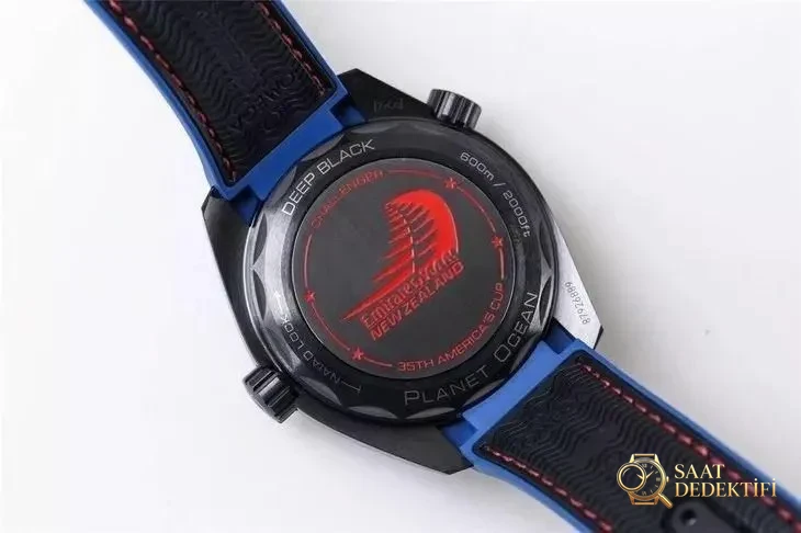 VS Factory Omega Deep Black serisinin kaç modeli var? Yeni Zelanda Takımı kırmızı-mavi versiyonu, tam seramik 8906 mekanizmasıyla nasıl? - Fosfor ve Super-LumiNova Gece Görünümü