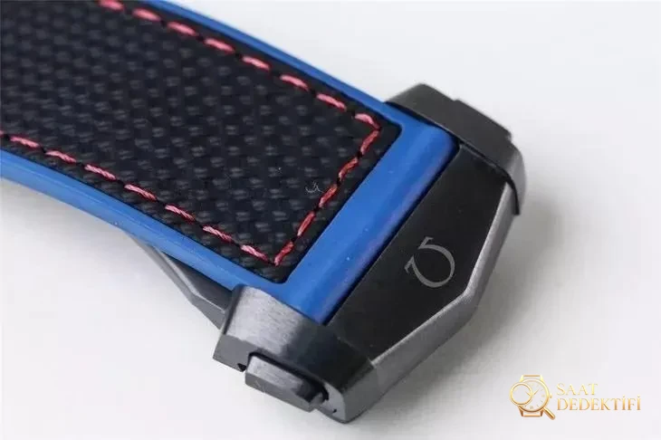 VS Factory Omega Deep Black serisinin kaç modeli var? Yeni Zelanda Takımı kırmızı-mavi versiyonu, tam seramik 8906 mekanizmasıyla nasıl? - Mekanizma Zemberek ve Balans Detayı