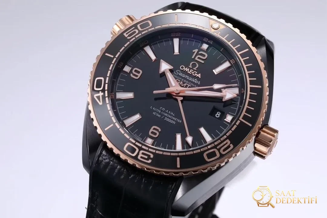VS Factory Omega Deep Sea King Rose Gold Seamaster 600 GMT Replika Saat Gerçek Çekim İncelemesi - Arka Kapak ve Mekanizma Detayı
