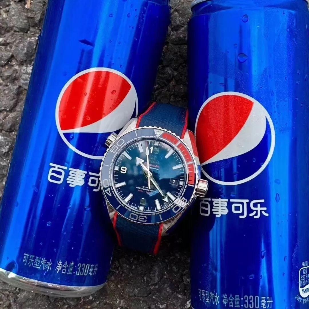 VS Factory Omega Pepsi bezelli Seamaster Planet Ocean 600 olimpiyat versiyonu 8900 mekanizmalı replika saat nasıl? — 4. fotoğraf